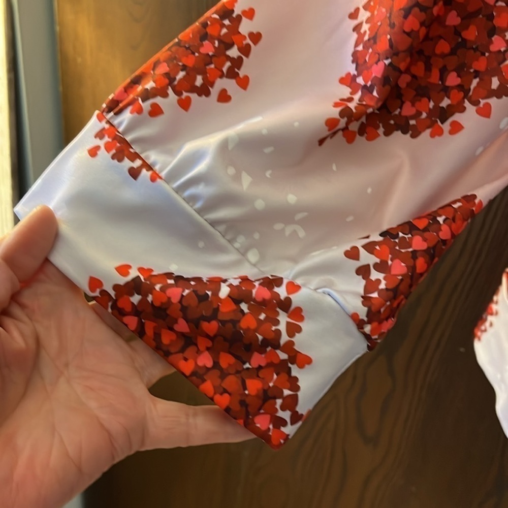 No Brand top with large hearts filled with small hearts. Size 5XL - Picture 4 of 8